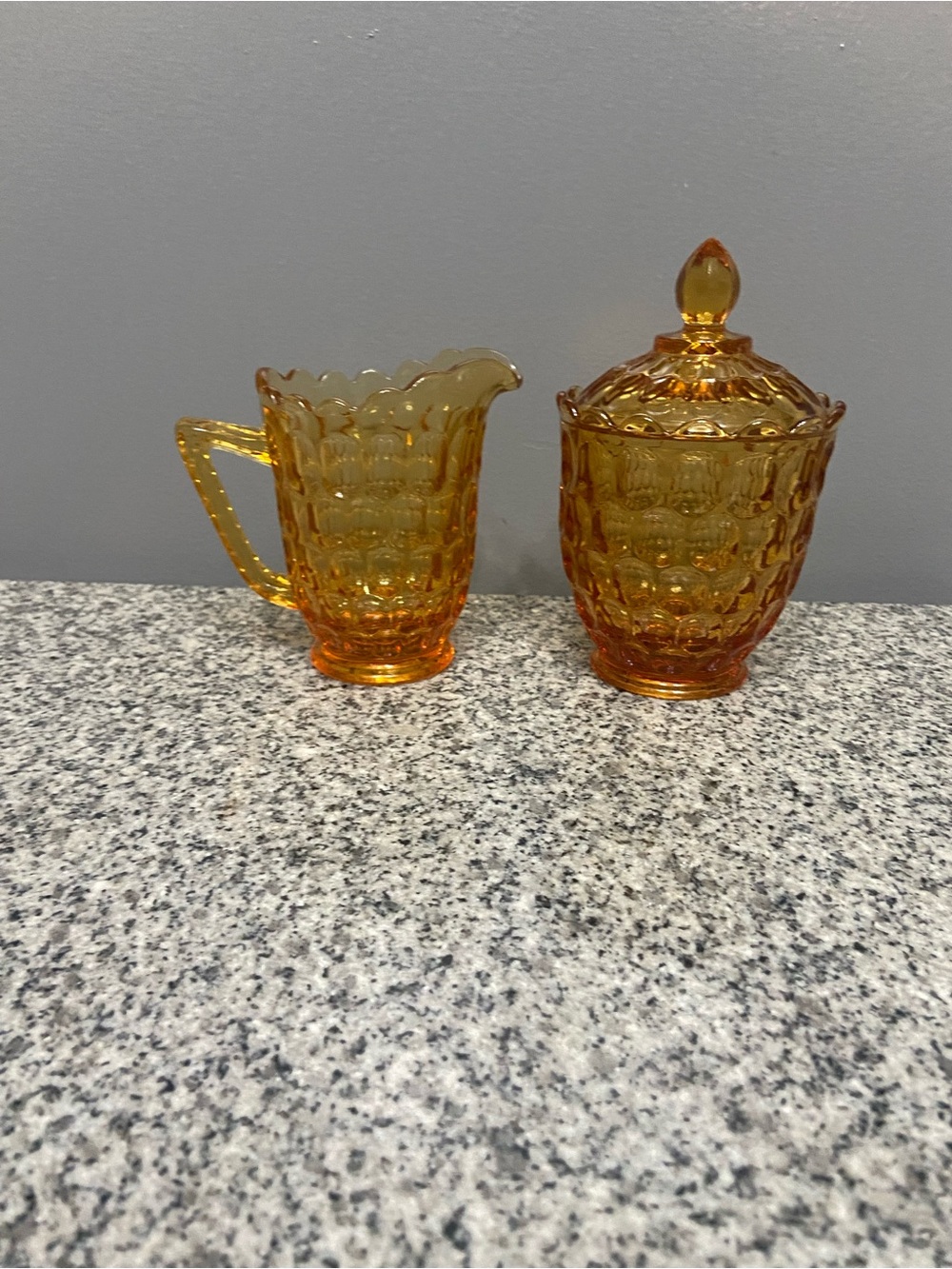 VTG 1960s FENTON Colonial Thumbprint Amber Glass Creamer Covered Sugar Bowl Set - Picture 4 of 12